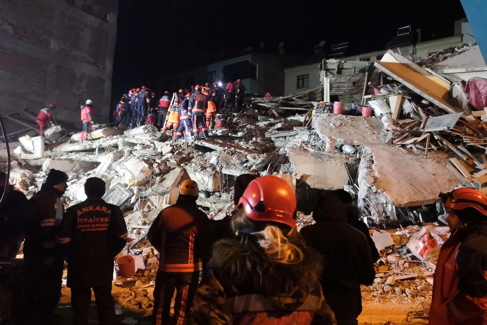 Depremlerin saatine bağlı olarak hasarın şiddeti farklılık gösterir mi?