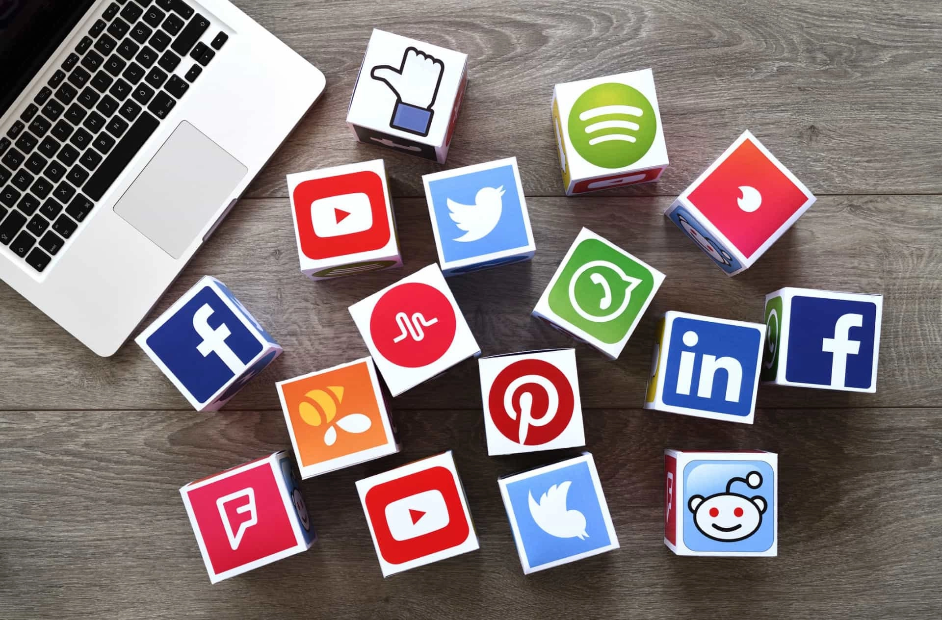 En İyi Ücretsiz Sosyal Medya Uygulamaları Nelerdir?