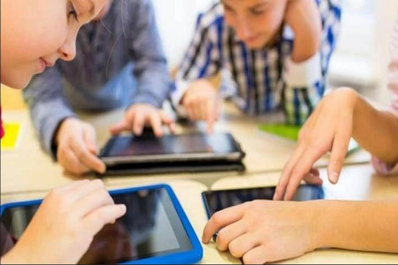 İnternet ve teknoloji kullanımının çocuklara etkileri