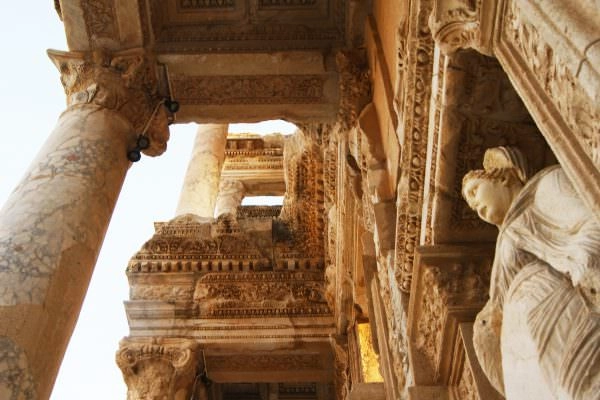 Architectural Marvels of Efes Antik Kenti