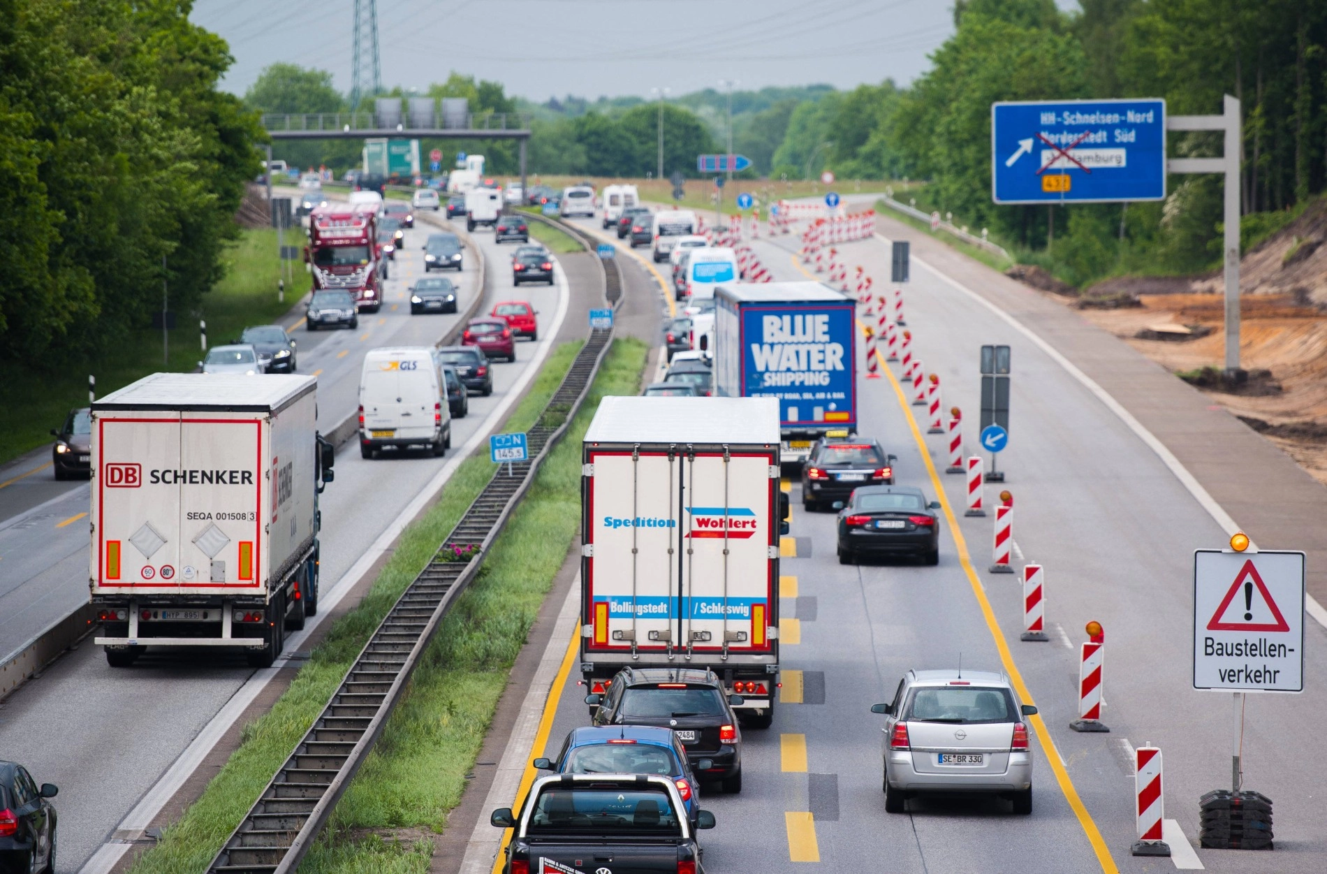 The challenges and controversies surrounding the expansion and maintenance of the autobahn network in modern times