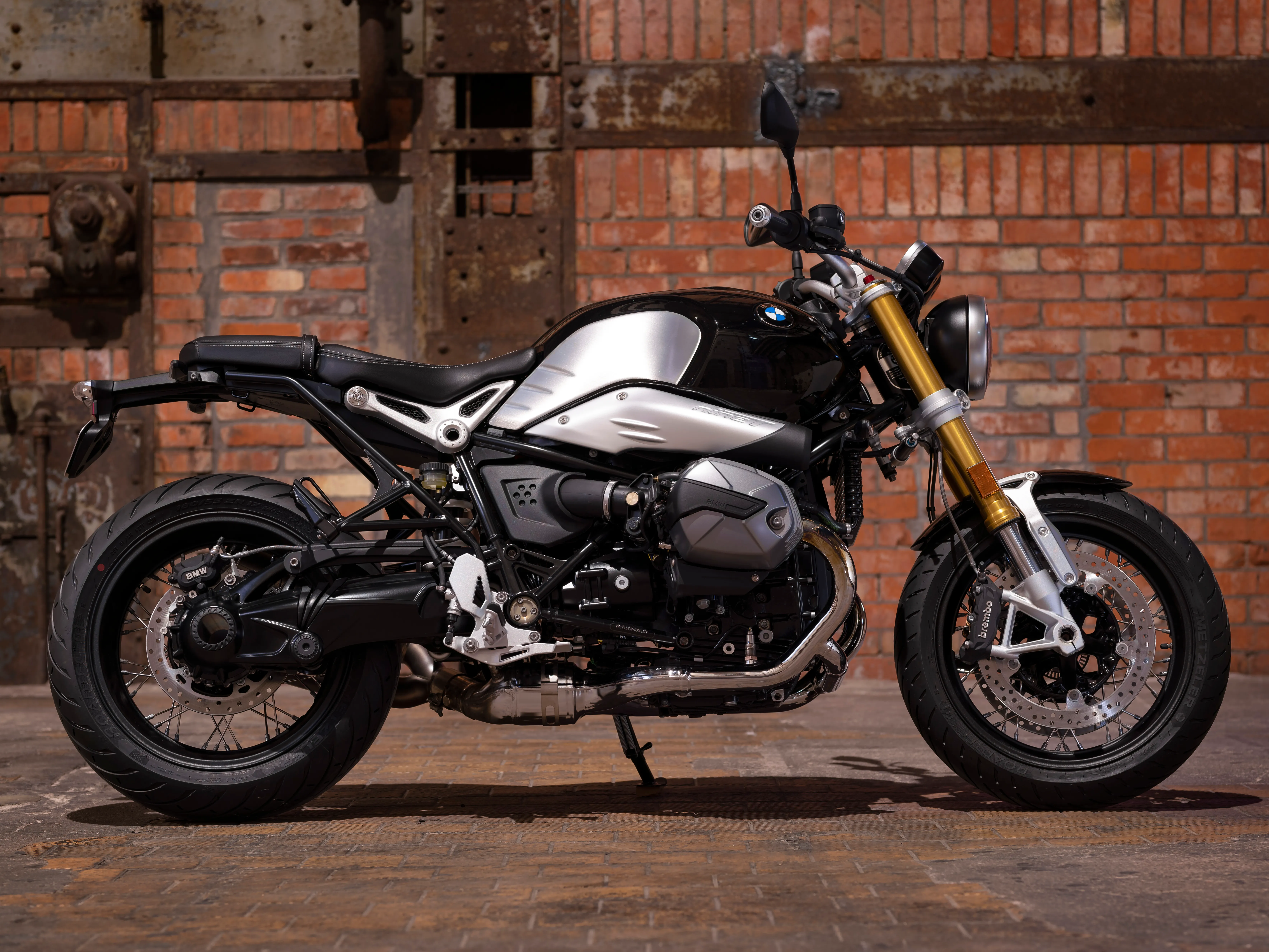 The R 12 nineT from BMW offers a classic look with modern technology