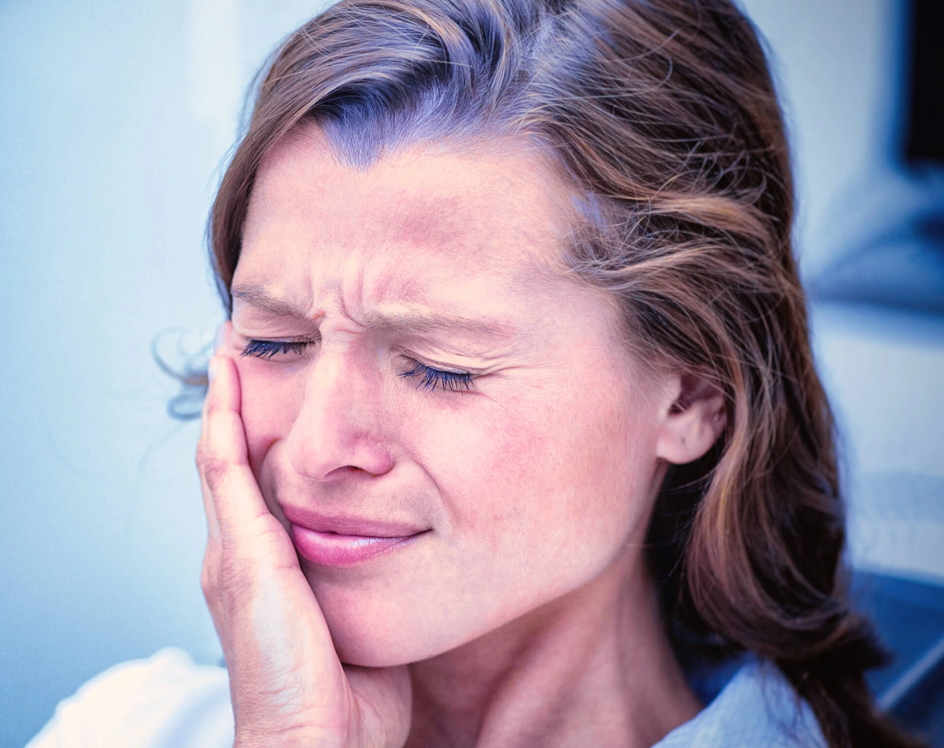 Pain management techniques post-tooth extraction