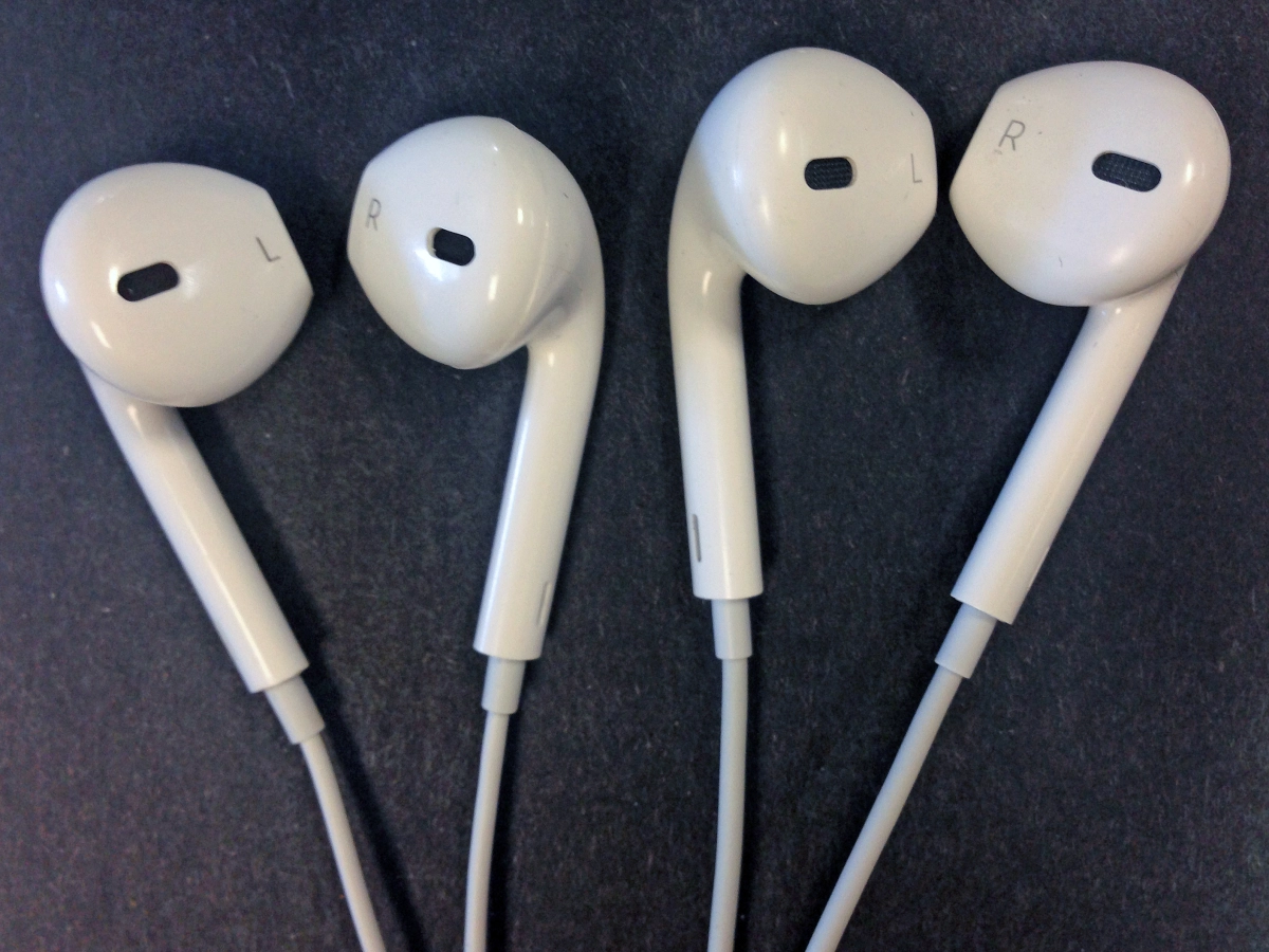 The Psychological Impact of Apple's White Earbuds on Consumer Behavior